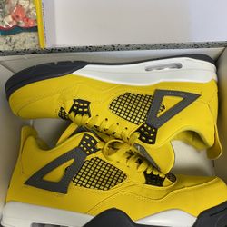 Air Jordan 4 Lightning