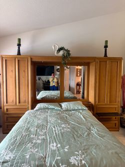 Wood Wall Unit Pier Headboard with Mirrors