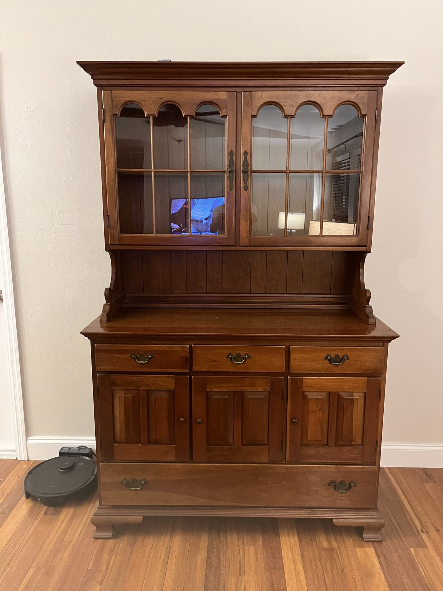 China cabinet Solid Cherry