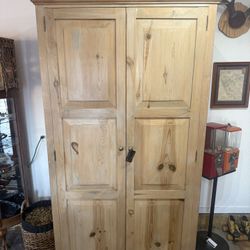 Armoire  ON SALE‼️‼️