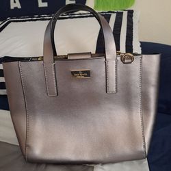 Louis Vuitton messenger bag for Sale in Oxnard, CA - OfferUp