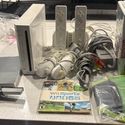 Nintendo Wii With Games And Accessories