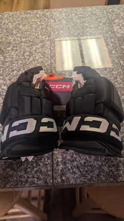 CCM PRO HOCKEY GLOVES