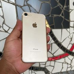 iPhone 7 Unlocked / Desbloqueado 😀 - Different Colors Available