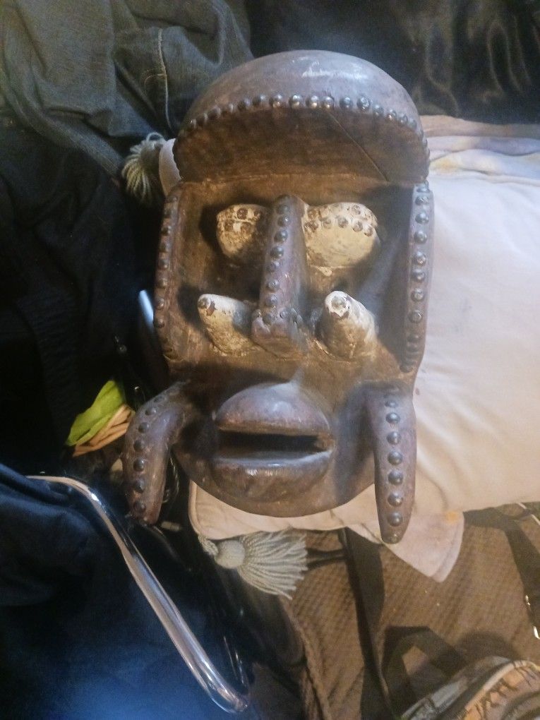African MASK (GOOGLE image Spidermask?)