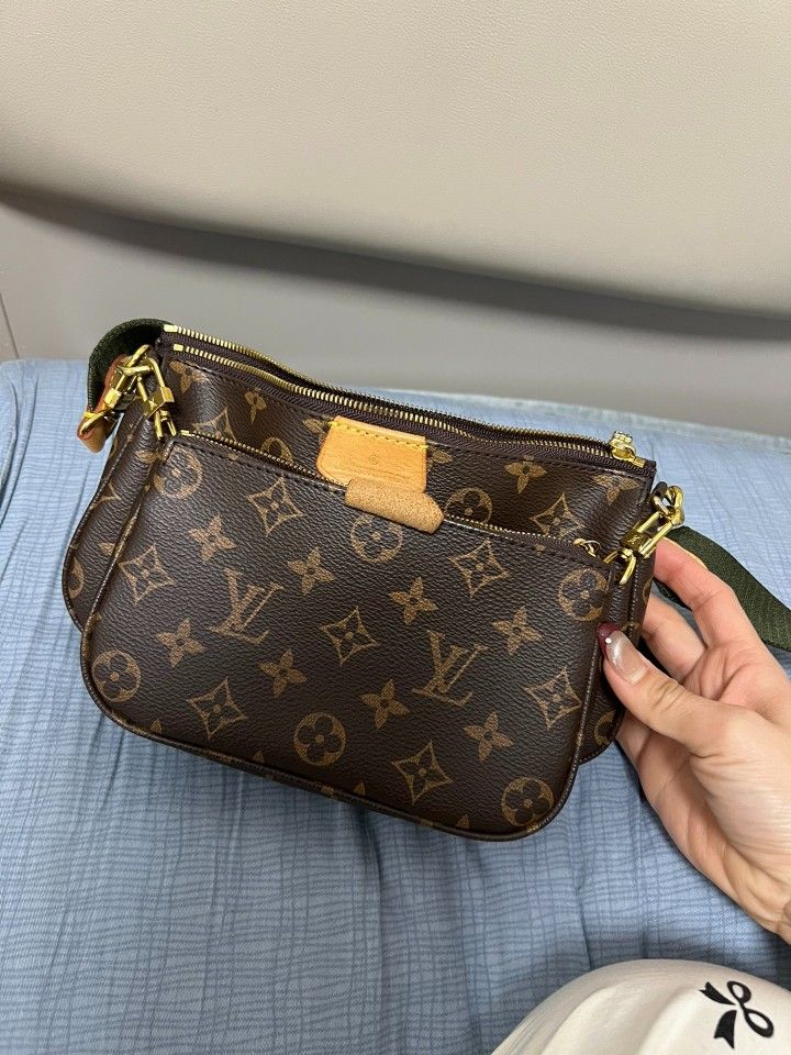 Louis Vuitton 3-in-1 crossbody bag shoulder bag