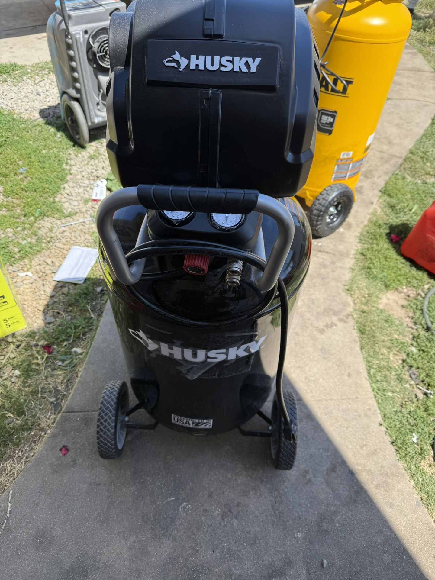 1.7 HP, 200 PSI, 30 Gal., 5.1 SCFM 90 PSI, Single-Stage, Oil Free Portable Vertical Electric Air Compressor by Husky