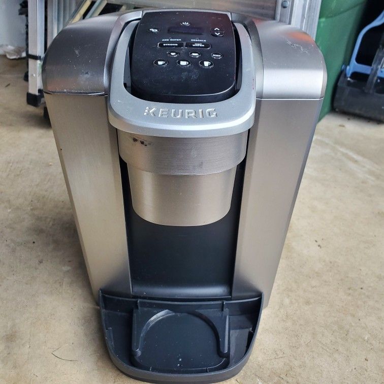 Keurig Coffee Maker Hot OR Iced!