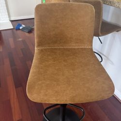 4 Barstools Like New