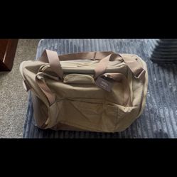 Bella Russo 20" Classic Tan and Brown Duffle Bag Travel