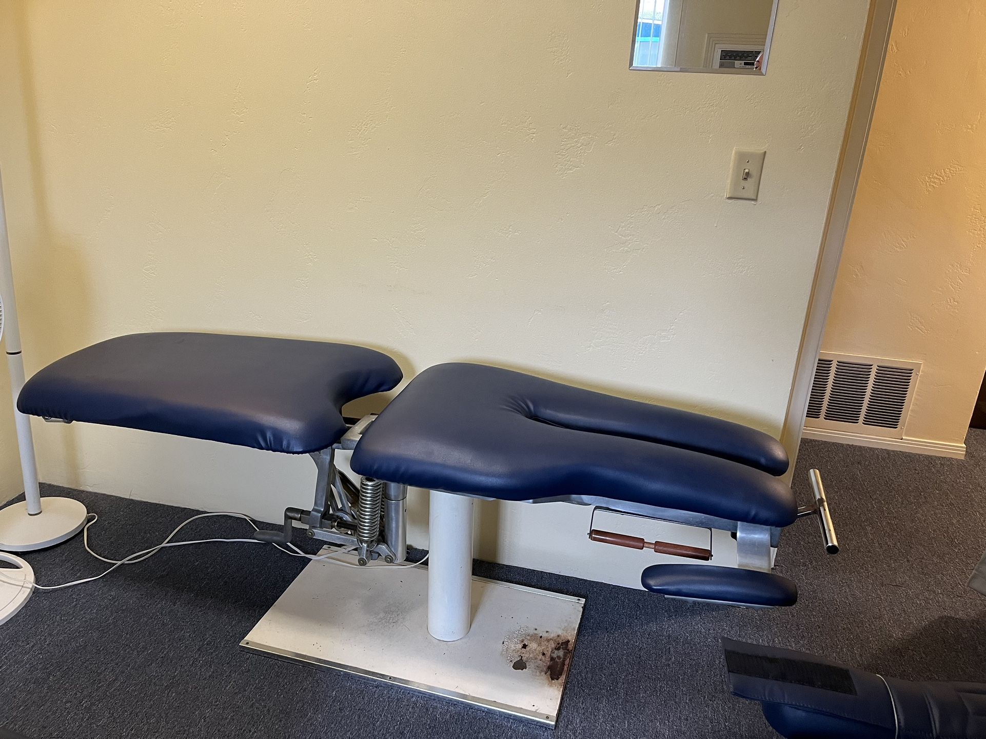 Chiropractic Table-Cox-Flexion Distraction Table