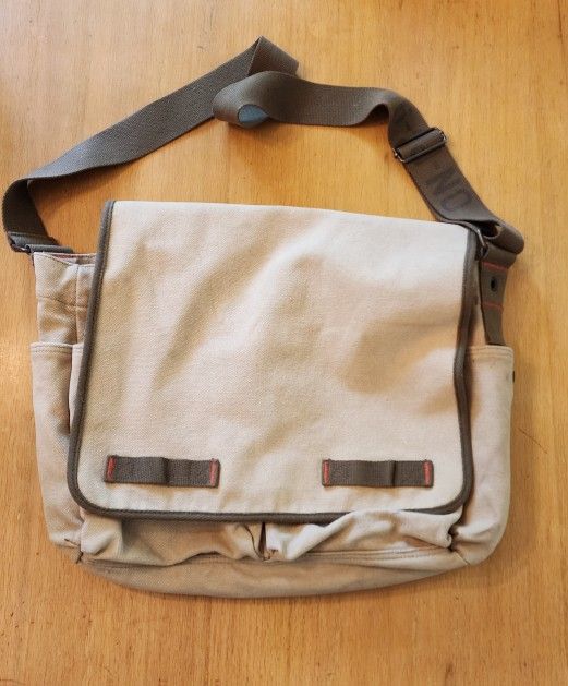 Old Navy Brand Messenger Bag / Satchel / Laptop / Book / School Canvas Vintage Style