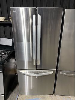 Brand new LG 30 in. W 22 cu. ft. French Door Refrigerator with Ice Maker in Stainless Steel