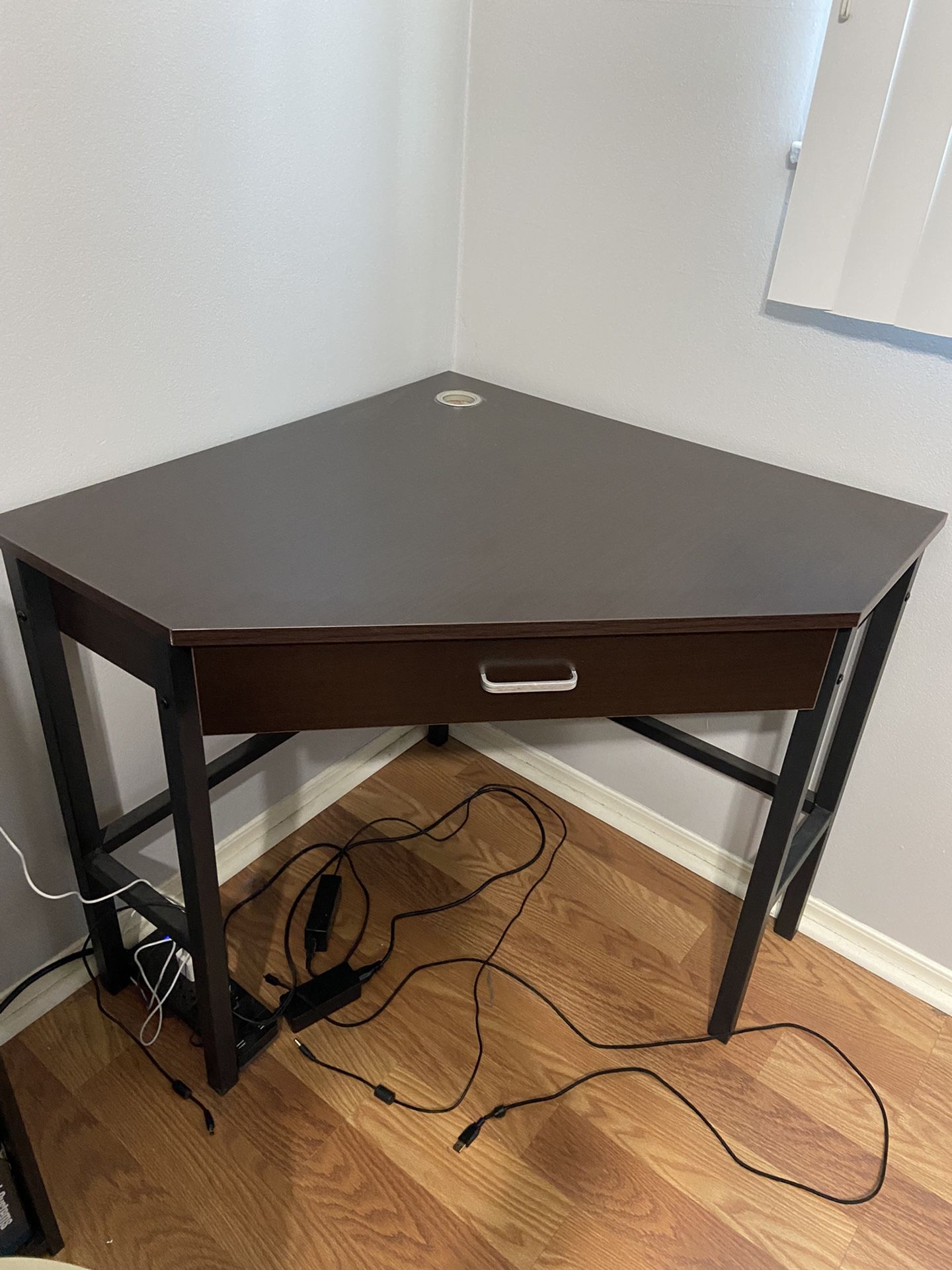 Black/Brown Corner Desk