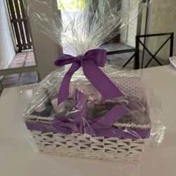 Spa Basket- Jasmine&Vanilla Fragrance