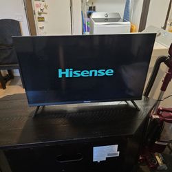 32” Hisense Smart TV – Works Great