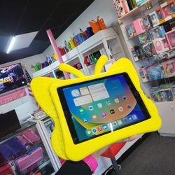 Ipad 5ta Generation $175 Ipad Case Charger Included 32gb. Actualization 17