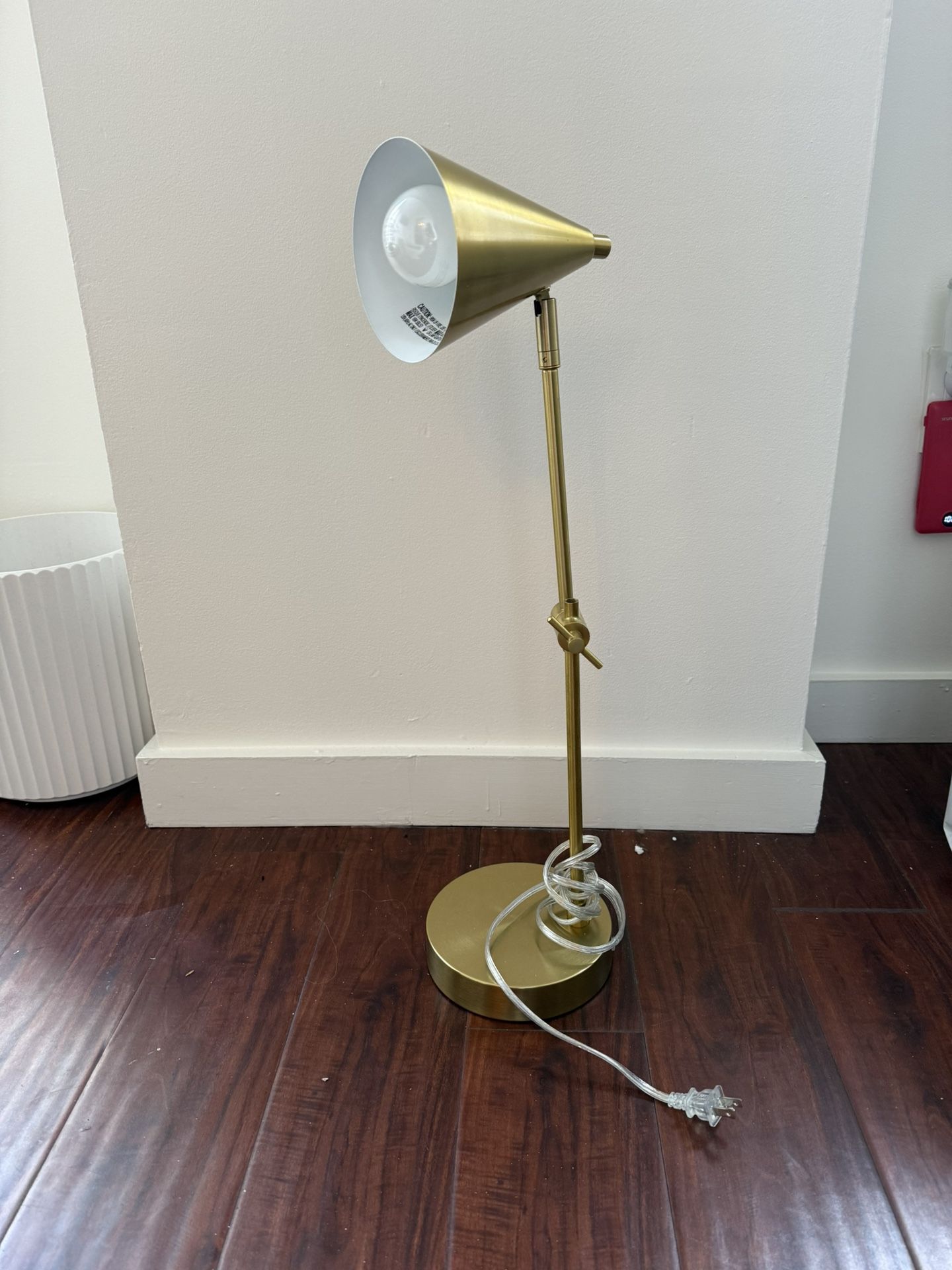 Desk lamp