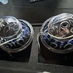 Par de 2 speakers audiobon  special edition  de 400 Watts cada bosina son husadas pero trabajan bien lea descripción por  lo que es Cajon de feo pero