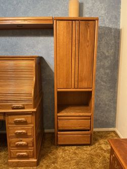 Queen size bed side cabinets and bridge with lights  ( don’t know if lights work ). Benbrook pick up