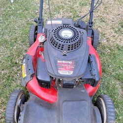 Yard Machines Lawnmower 