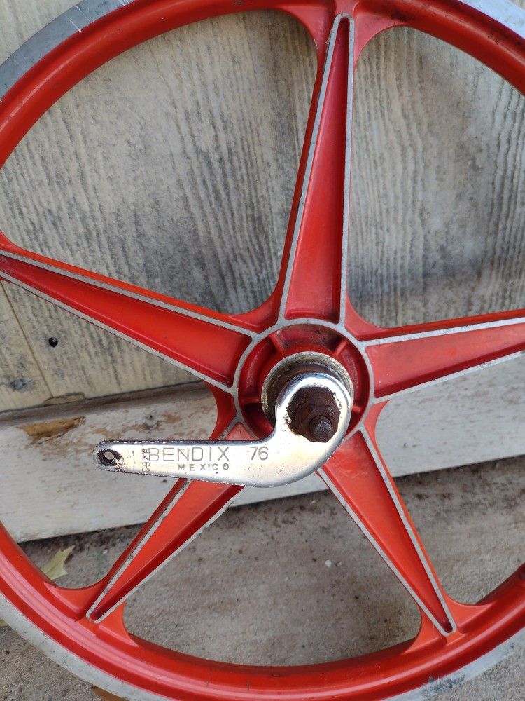 Vintage 1970's Lester 20