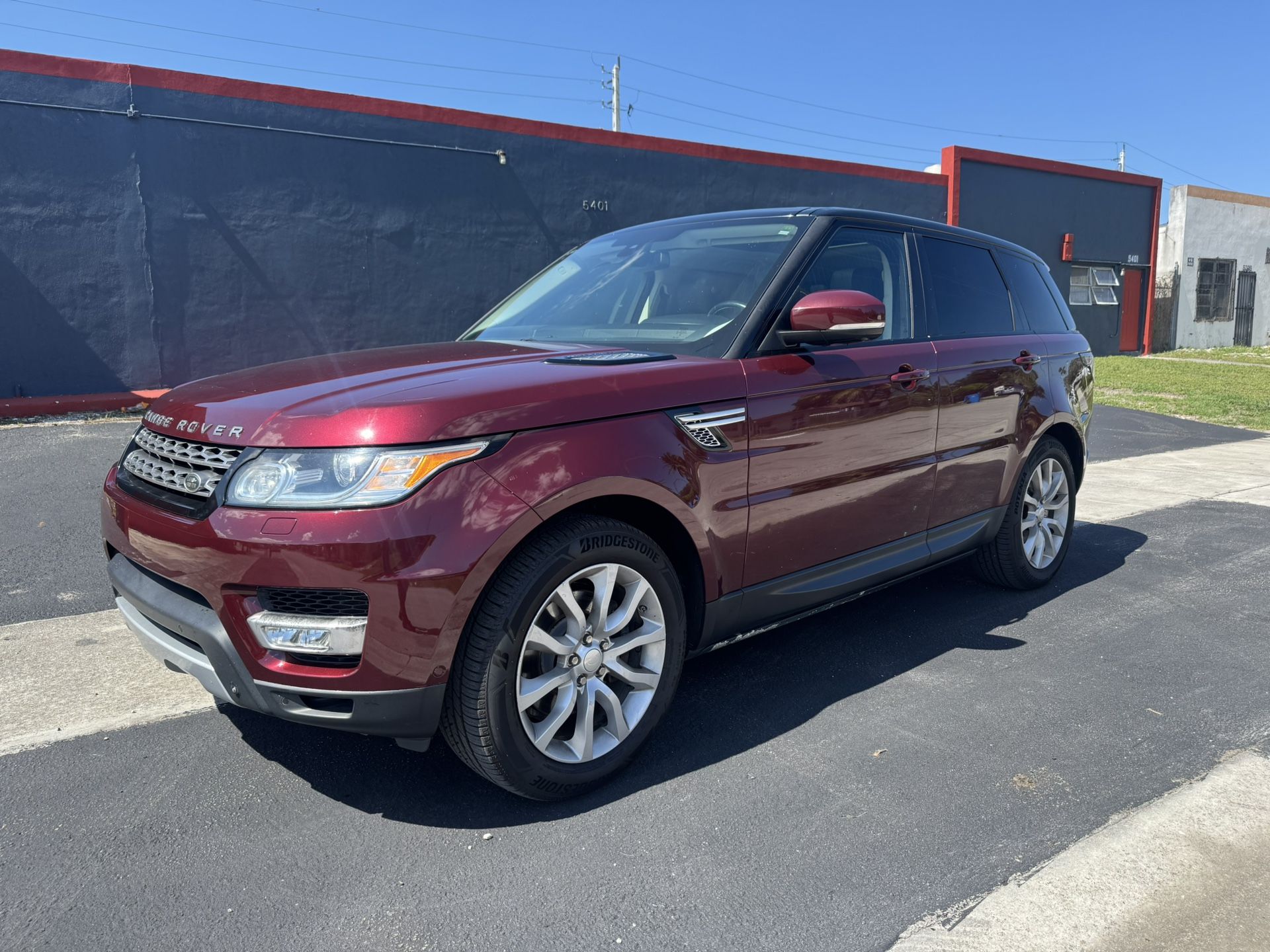 2015 Land River Sport HSE