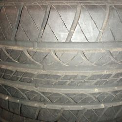 Set Of 4 New Tires 
