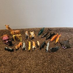 Mixed Lot Small & Medium Plastic Zoo Safari Jungle Animal Toy Figures 22-pieces