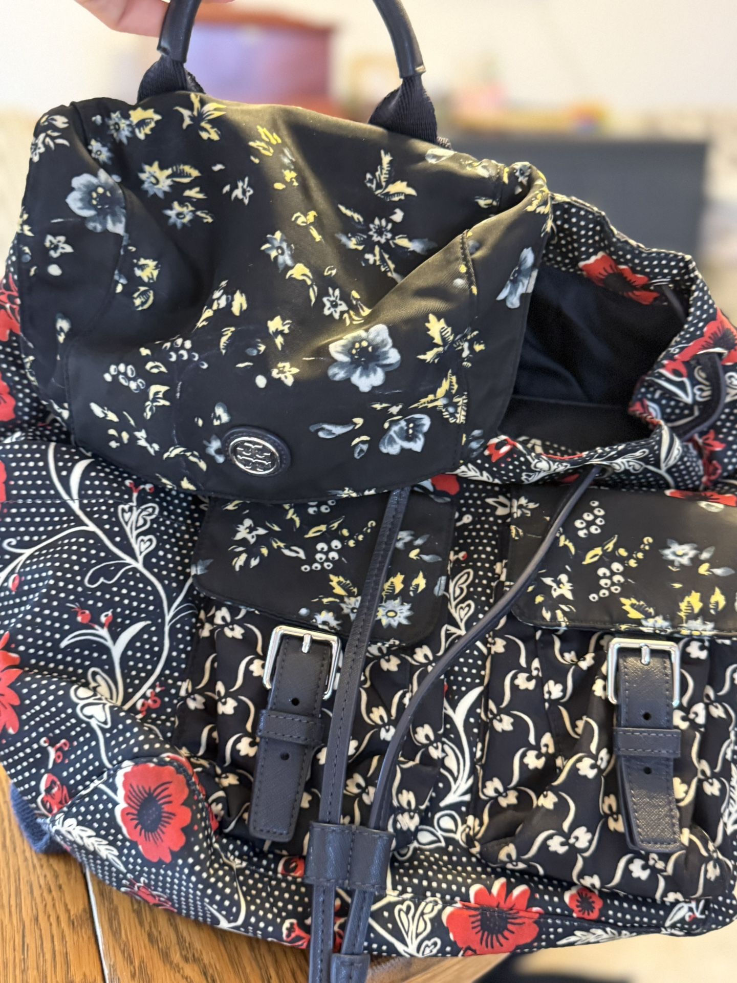 Tory Burch, Badgley Mischka, Marc Jacobs And Cole Hahn