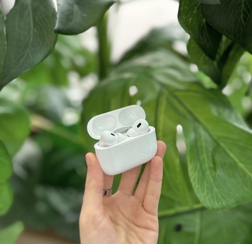 AirPods Pro 2 : Brand New 