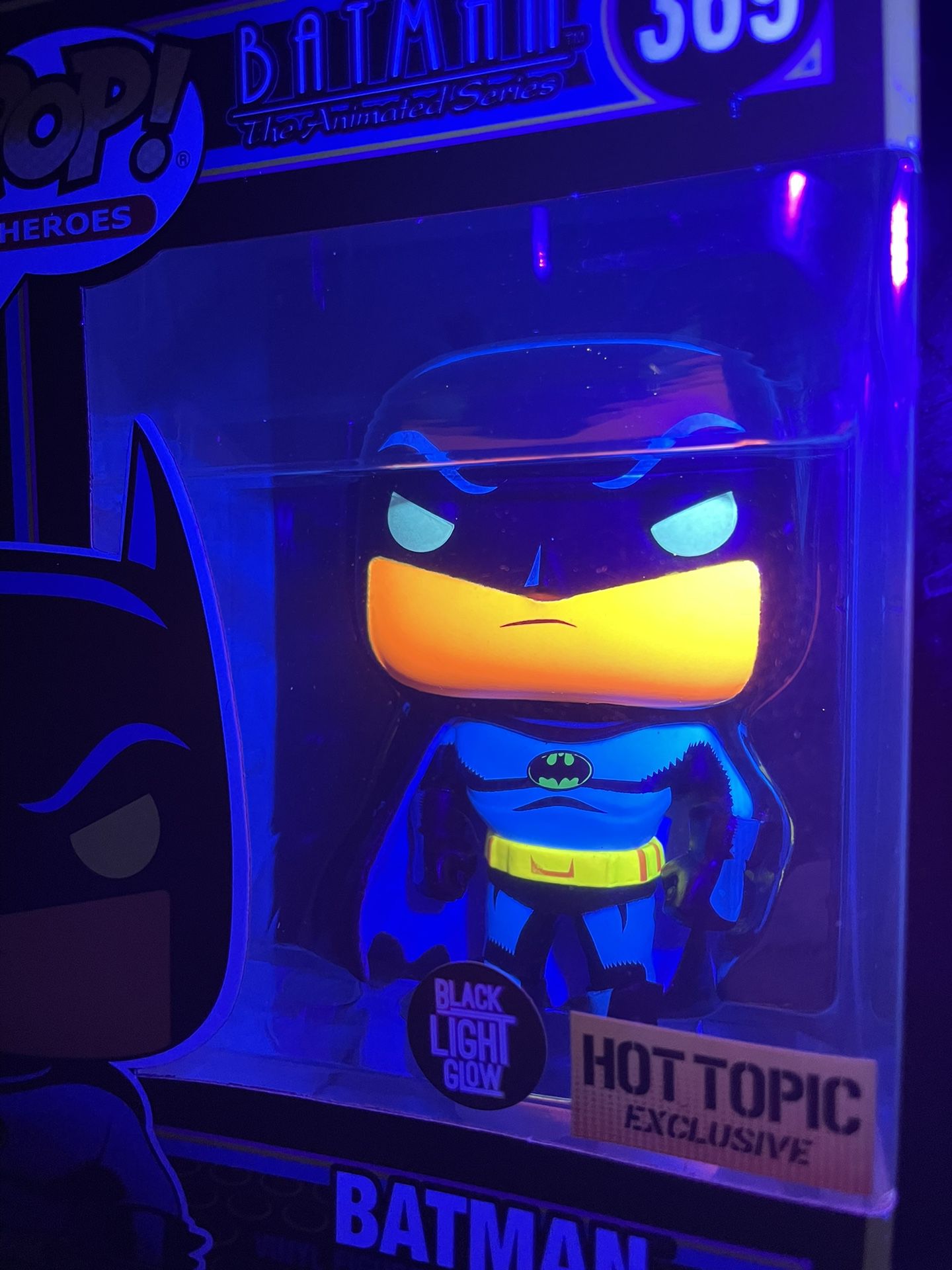 Black Light Batman Funko Pop *MINT* Hot Topic Exclusive Animated Series BtAS DC Heroes 369 with protector