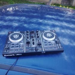 numark party mix dj controller portable