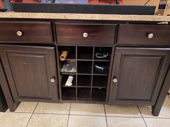 Hutch with wine storage