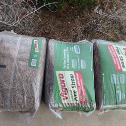 Bagged Pine Straw