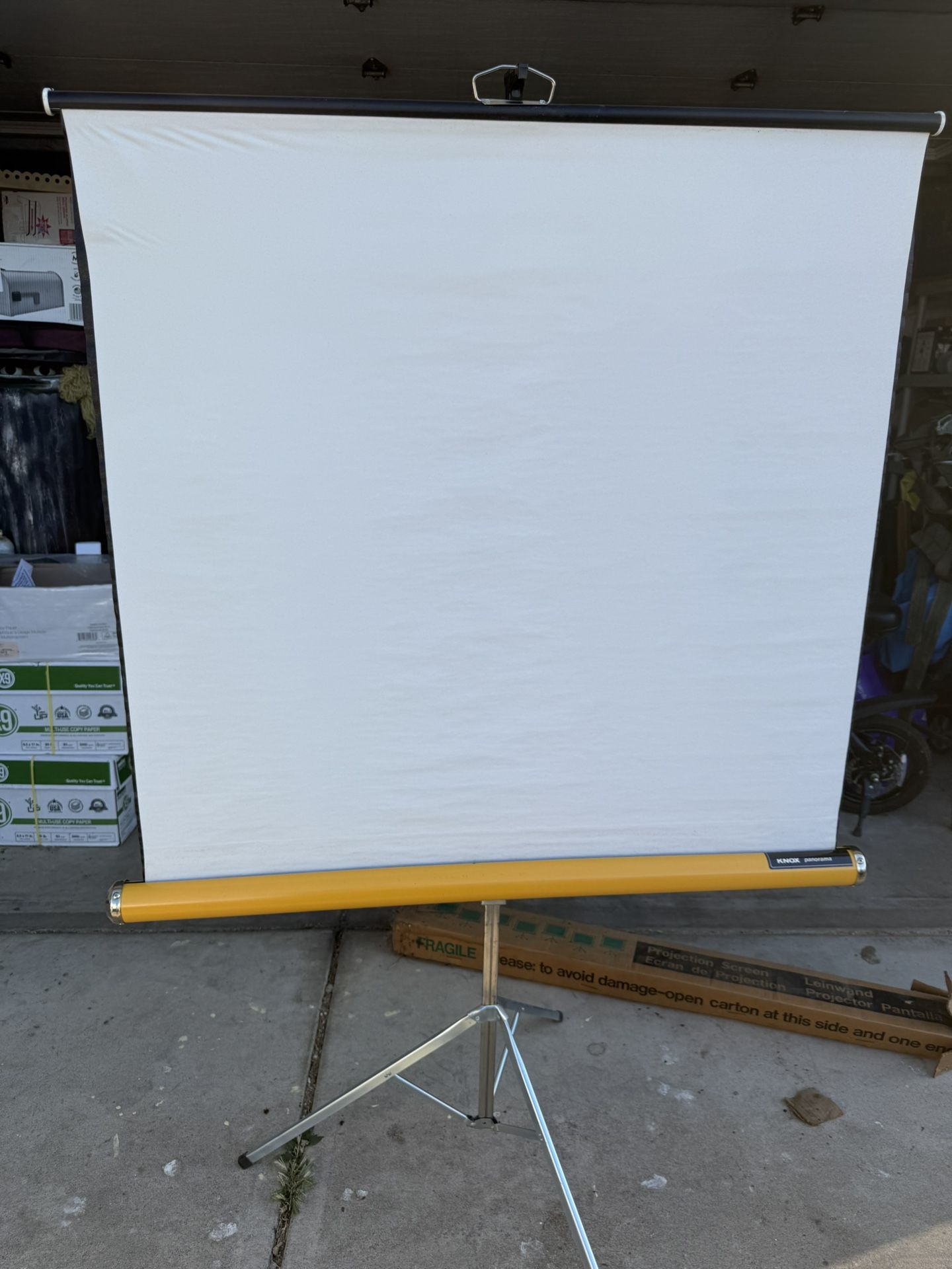 40” vintage projector screen