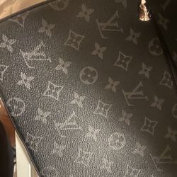 Louis Vuitton Purse for Sale in Beaverton, OR - OfferUp