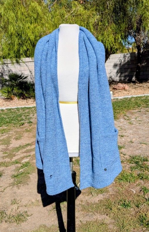 Vintage Hyber Nation USA Sky Blue 80"L x 21"W 2-Pocket Shawl Scarf w/Hole Wrap