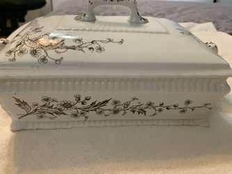 Wallis Gimson & Co Tureen pottery