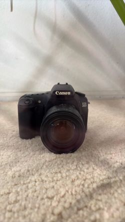 Canon camera DC 8.1v good condition