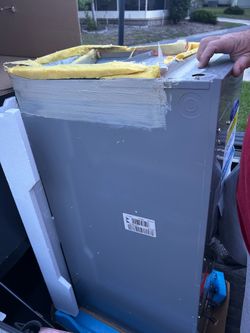 Air conditioning system  it is a carrier air handling unit goodman condenser