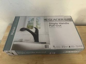 Glacier Bay Market Single-Handle Pull-Out Sprayer Kitchen Faucet in Matte Black