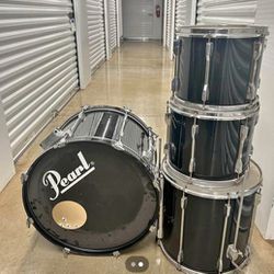 Pearl Export Drums. 