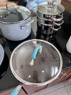 Gray stockpot with glass lid (Cuisinart)