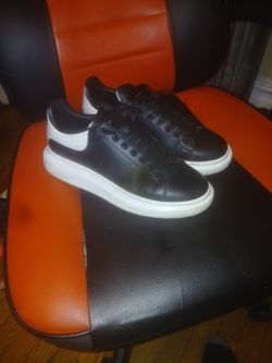 Black An White Alexander McQueen