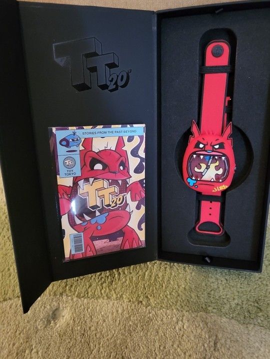 Toy Tokyo Fire Cat Watch LIMITED EDITION Collectible Joe Ledbetter Box Set UNISE