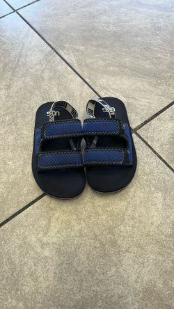 Uggs Blue  And Black 