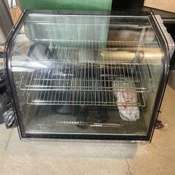Avantco Refrigerated Pastry Case