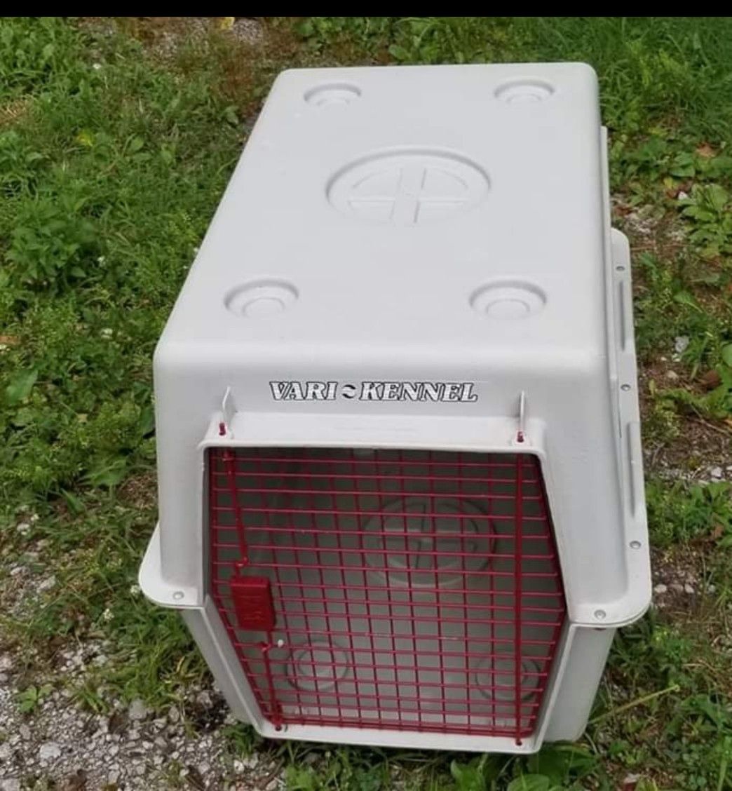 Pet Vari kennel in great condition