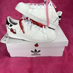 Hello Kitty Adidas Superstar Women